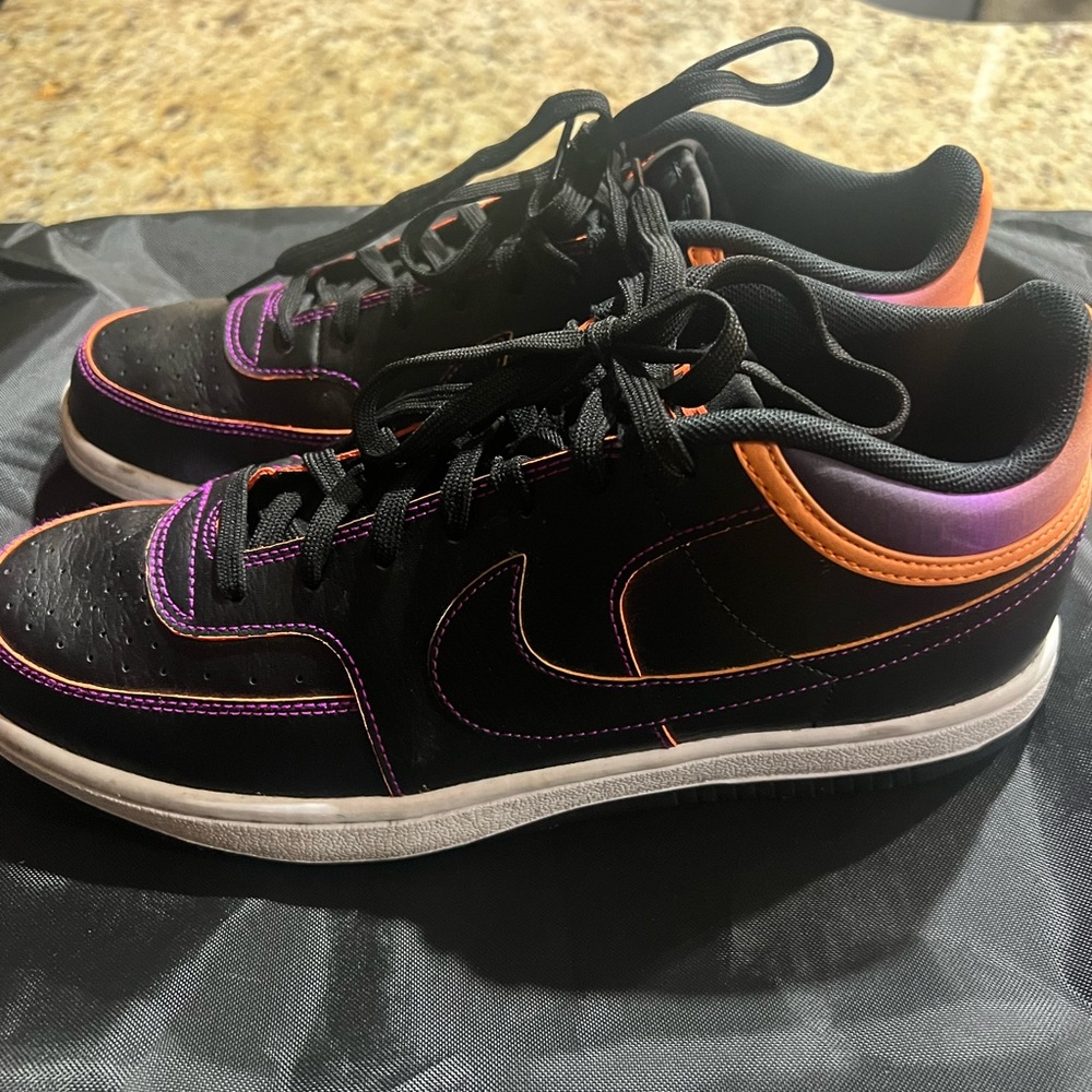 Nike Sky Force 3/4 Sneaker Black & Purple